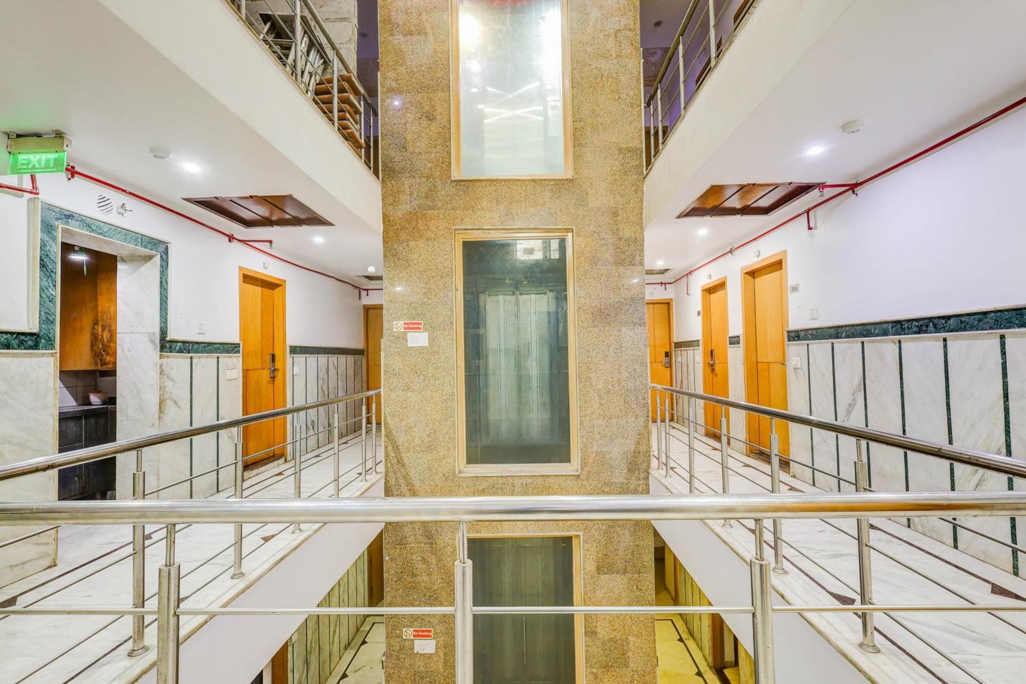 Super Townhouse Arakashan Road Paharganj Formerly Mohan International New Delhi Eksteriør bilde