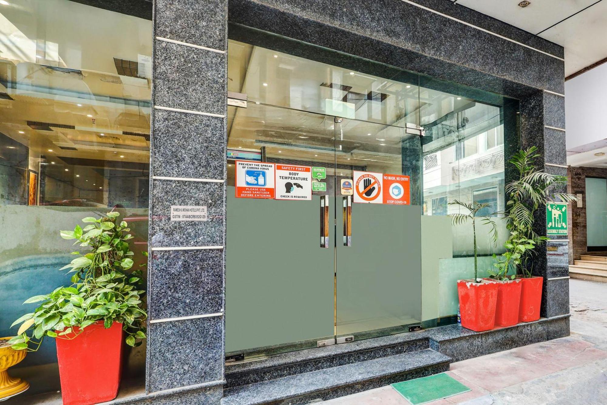 Super Townhouse Arakashan Road Paharganj Formerly Mohan International New Delhi Eksteriør bilde